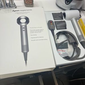 Dyson supersonic hair dryer